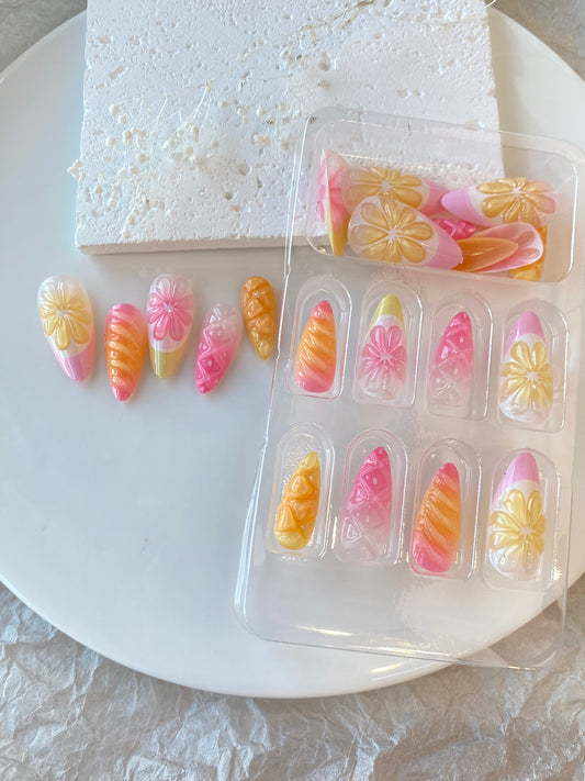 Sunburst Bloom β Retro Floral Press-On Nails