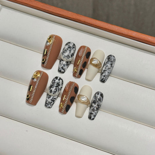 Urban Muse – Mixed Texture Press-On Nail