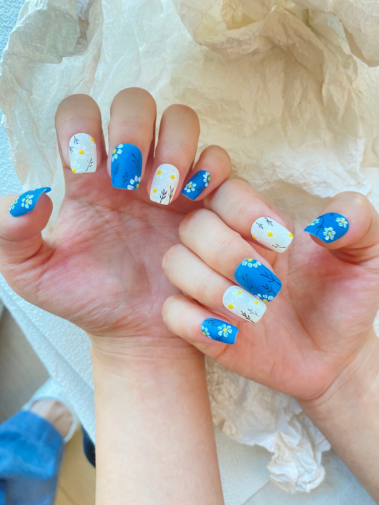 Wildflower Poise – Teal & Cream Floral Press-On Nail