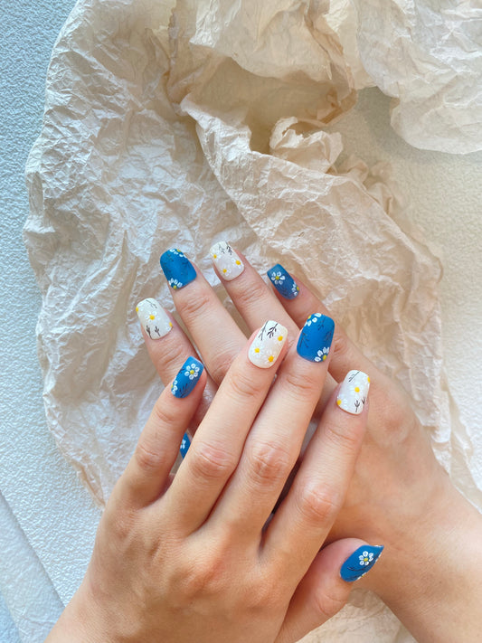 Wildflower Poise – Teal & Cream Floral Press-On Nail