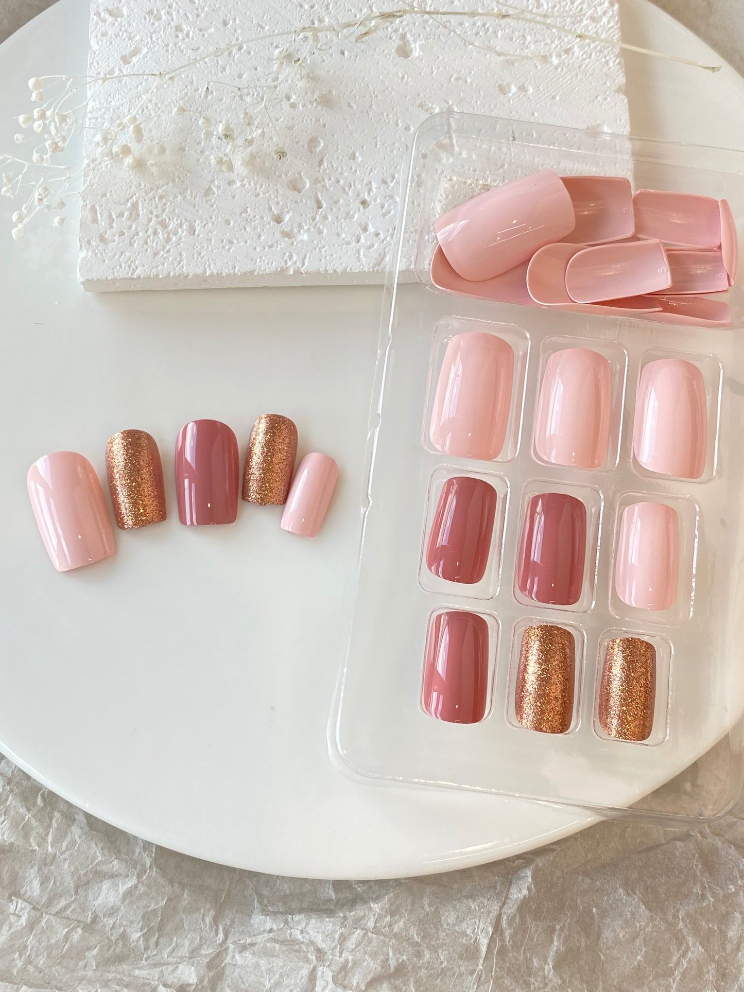 Rosé Luxe – Mauve & Gold Accent Press-On Nails