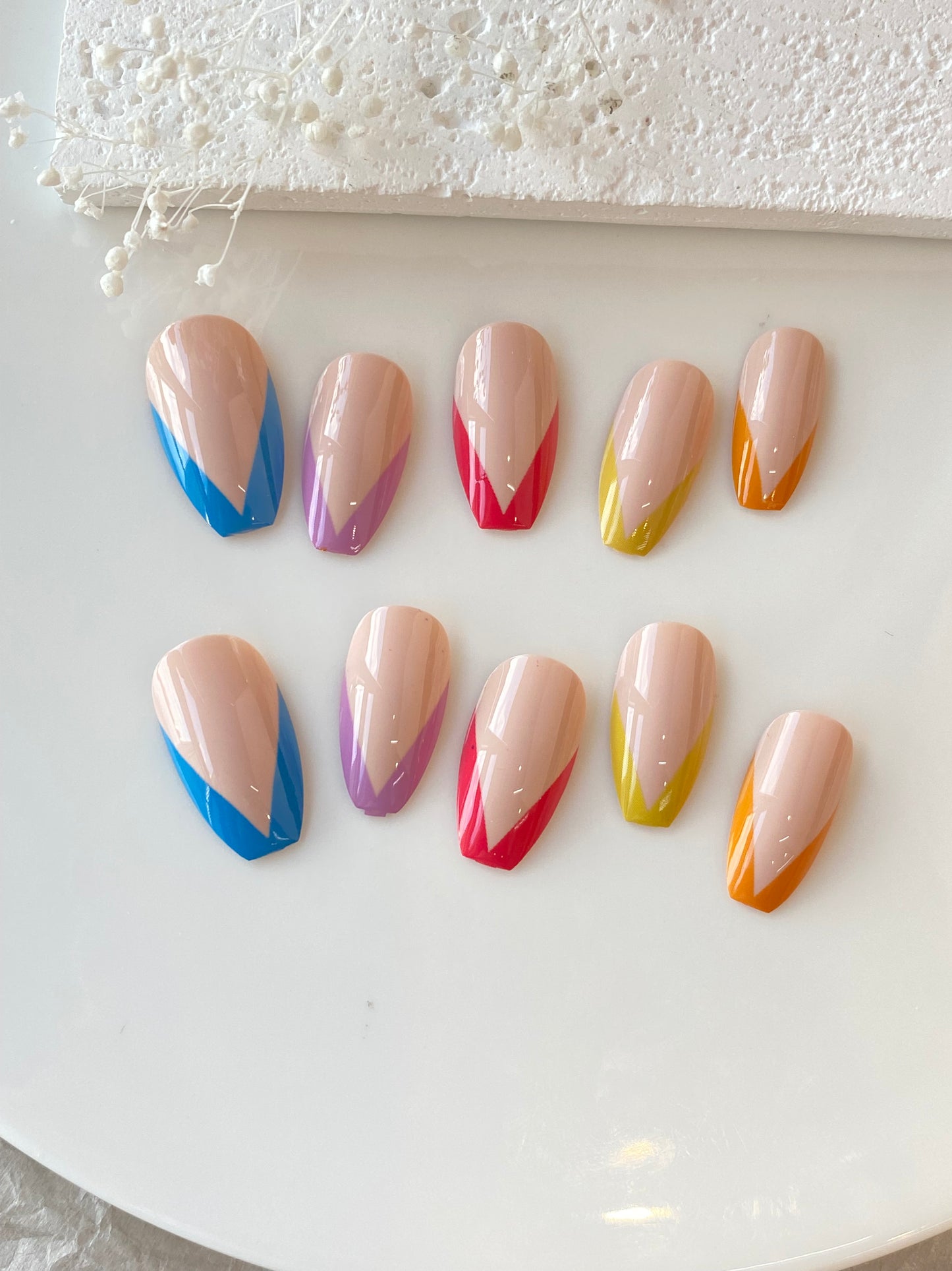 Color Pop Tips – Geometric Gradient Press-On Nails