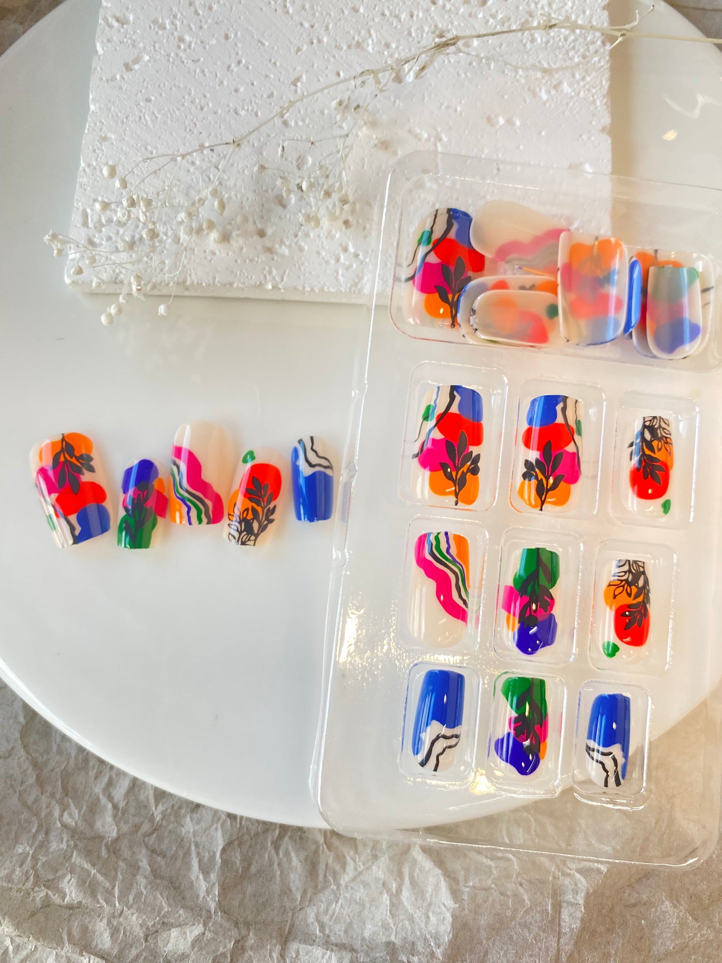 Art Bloom – Abstract Garden Press-On Nails
